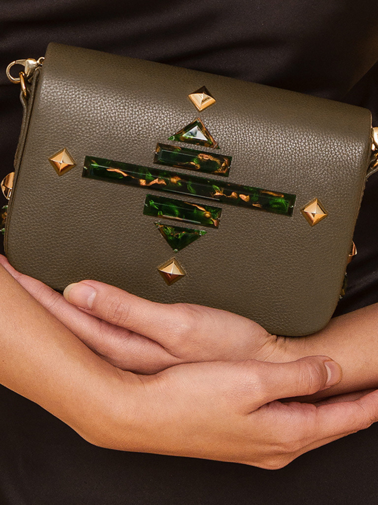 HerPorte-Olive Hand-embroidered Dewey Clutch