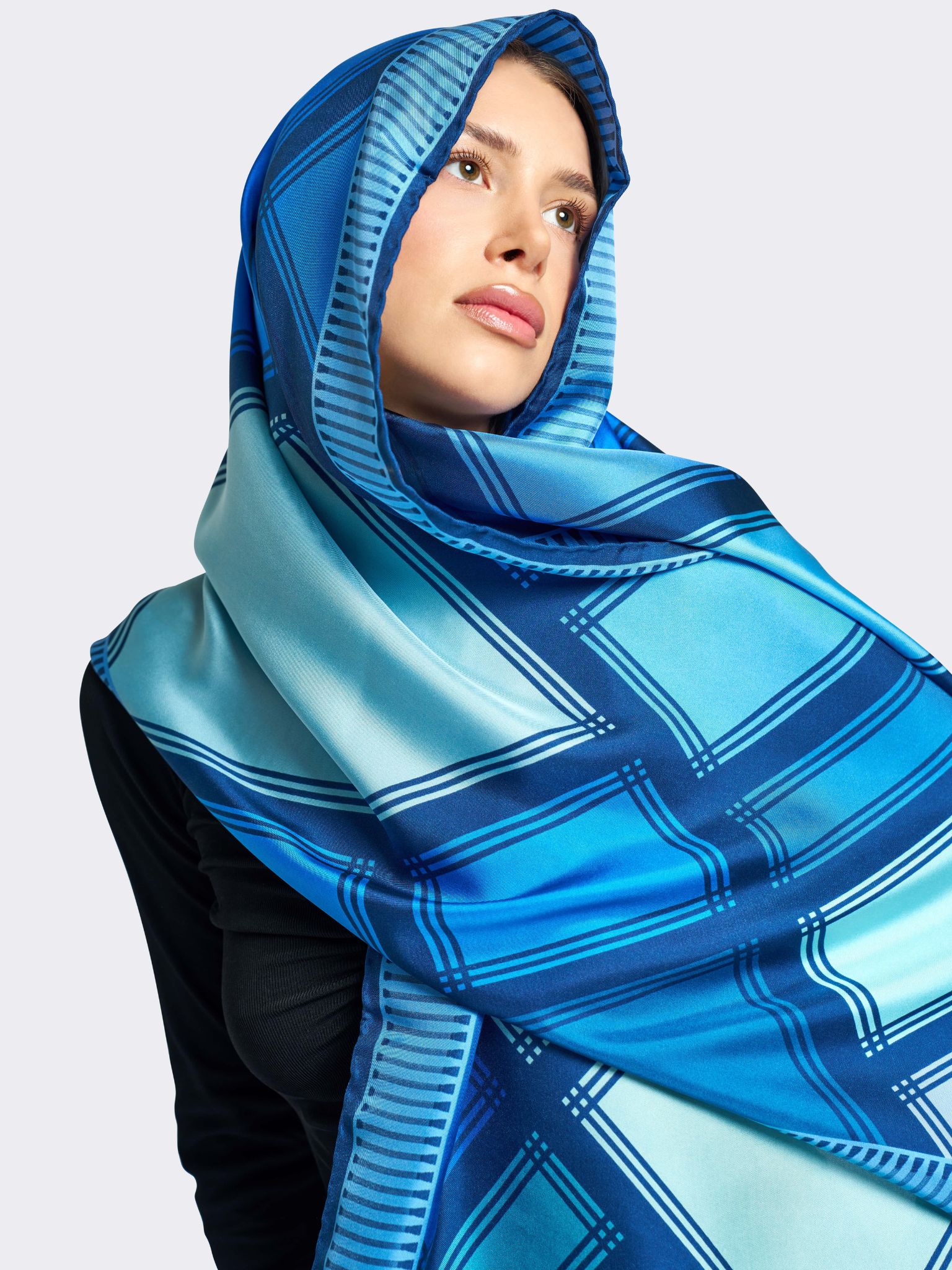 HerPorte-BLU DI AUBETTE Silk Scarf