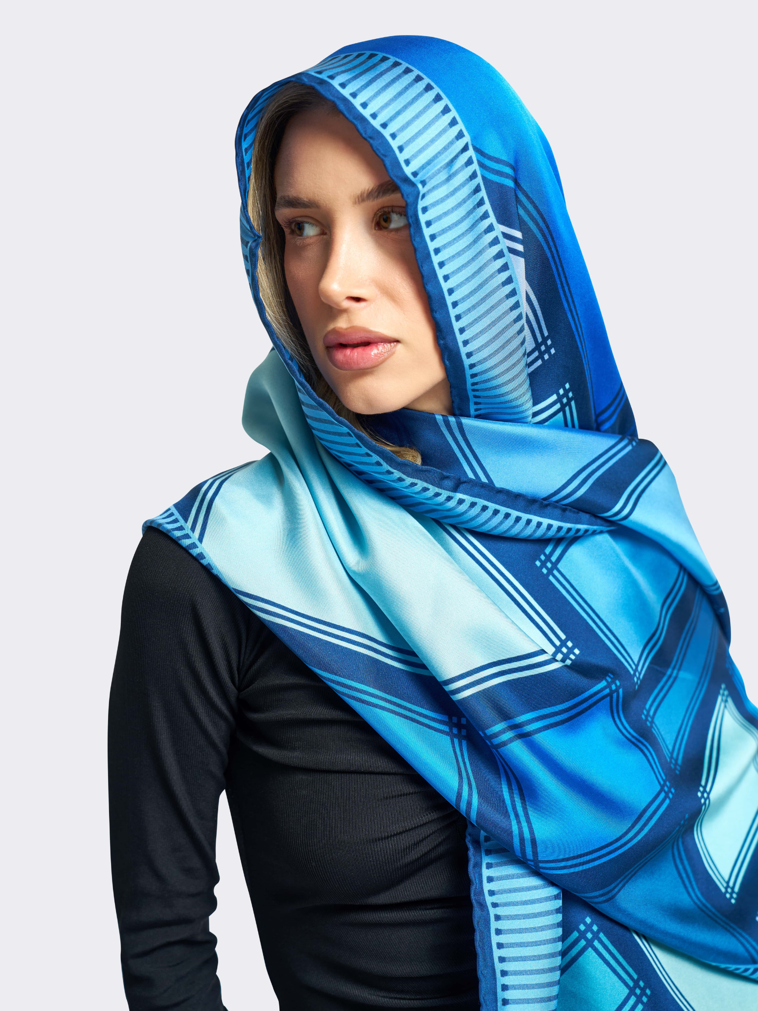 HerPorte-BLU DI AUBETTE Silk Scarf