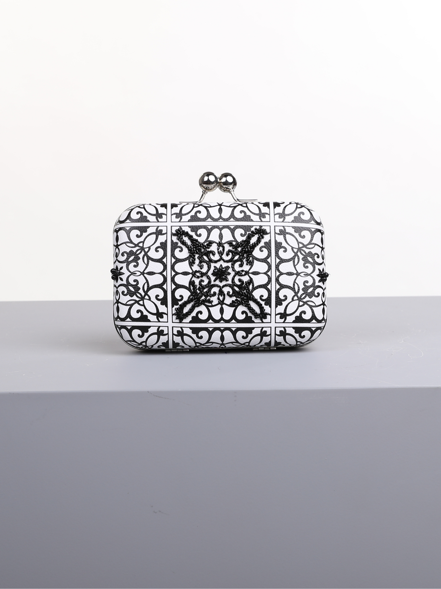 HerPorte-Black and White Embroidered Minaudiere