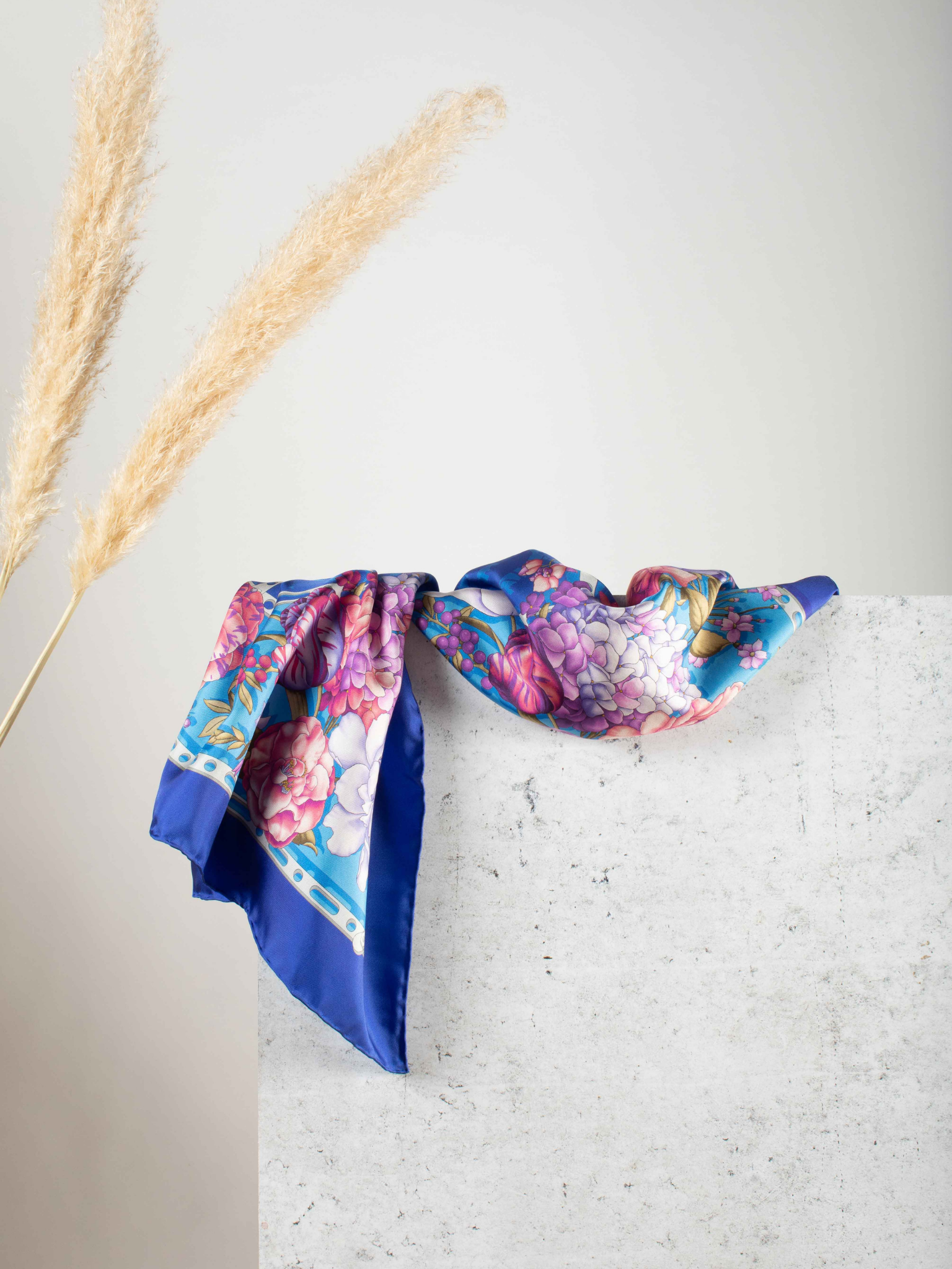 HerPorte-Eye Flower Silk Crepe Scarf 68x68cm