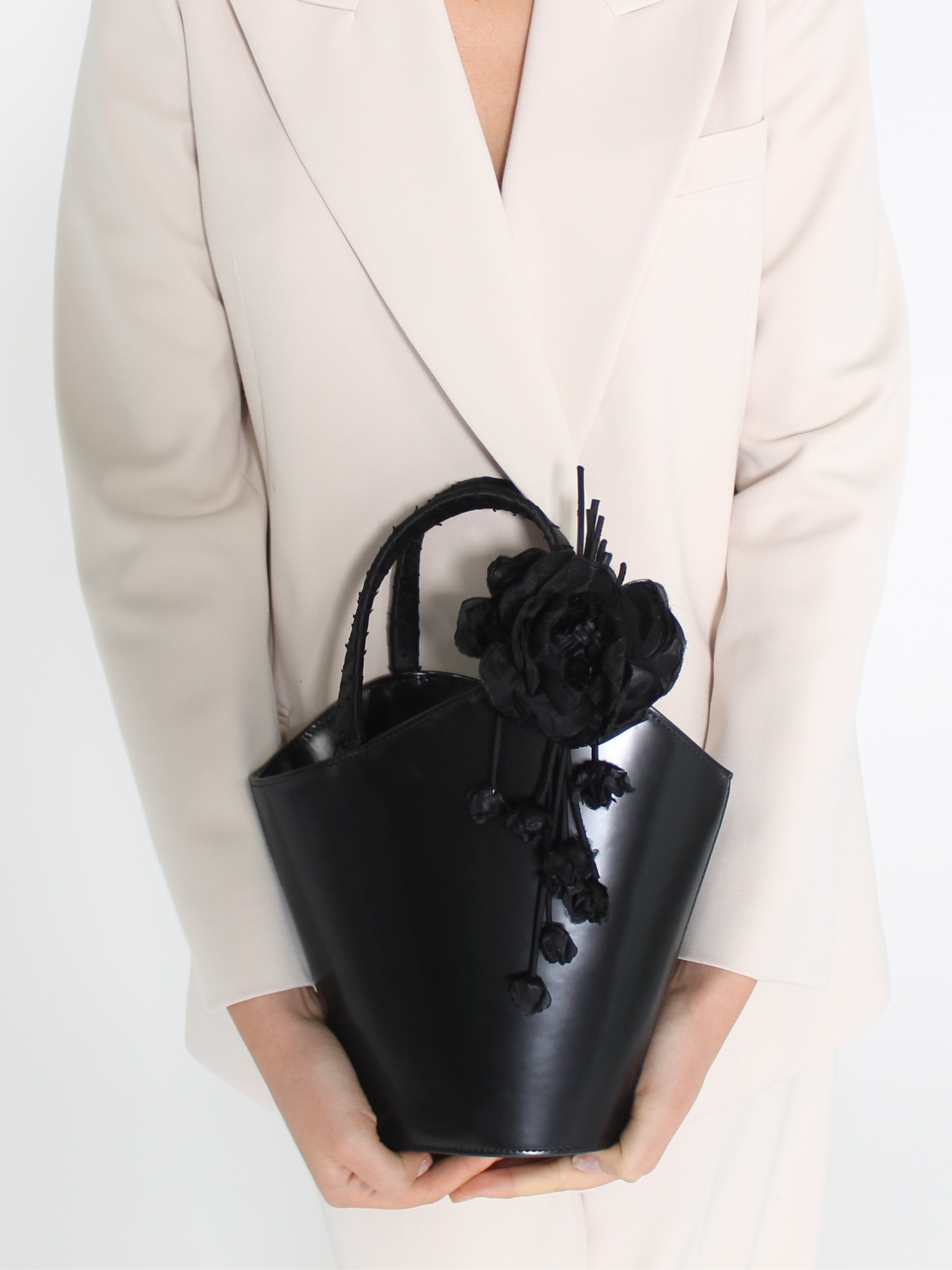 HerPorte-Iconic Infinity Bucket Bag with Black Romantic Flower