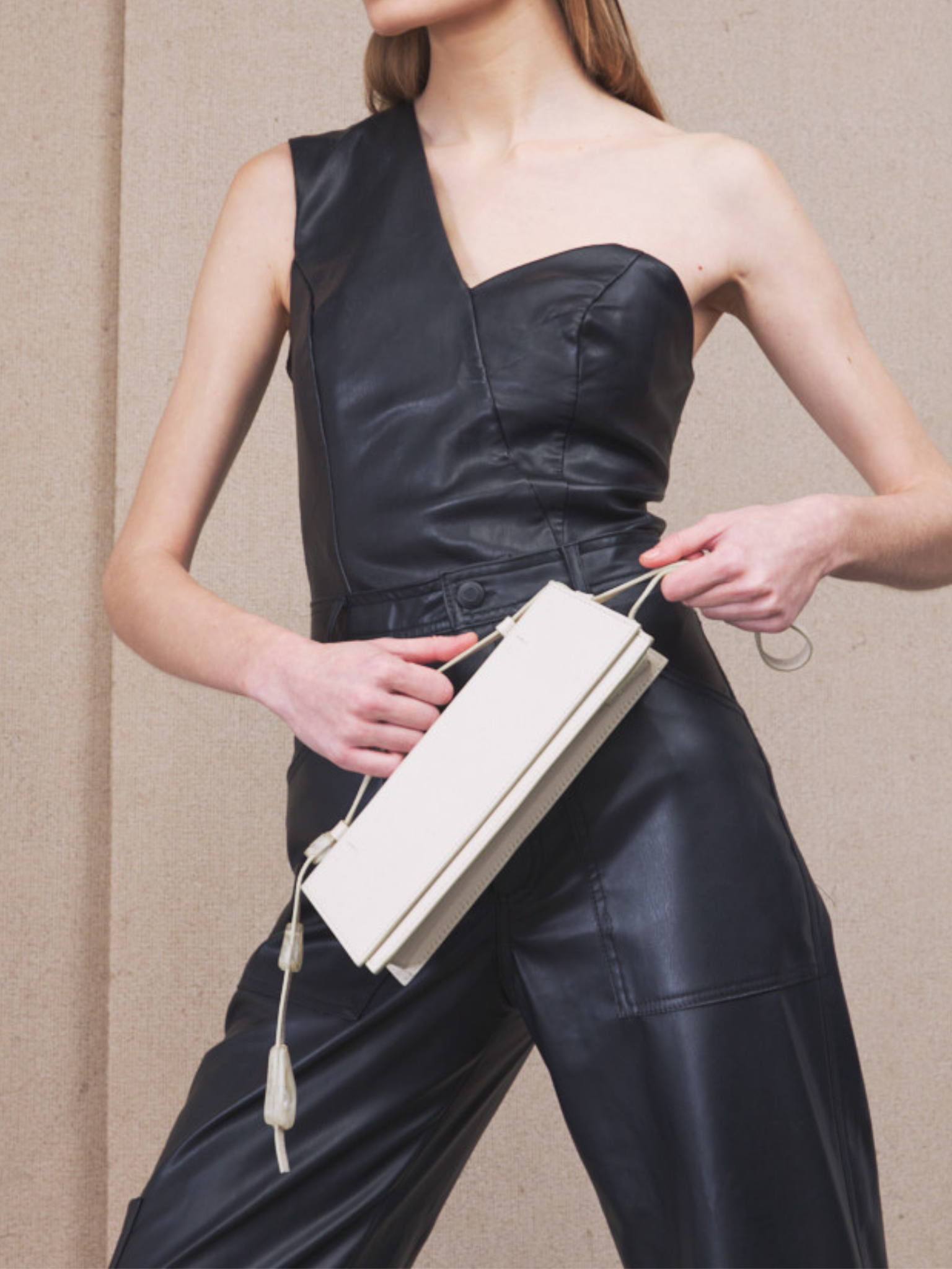 HerPorte-CALF LEATHER Via Off-White Clutch Bag